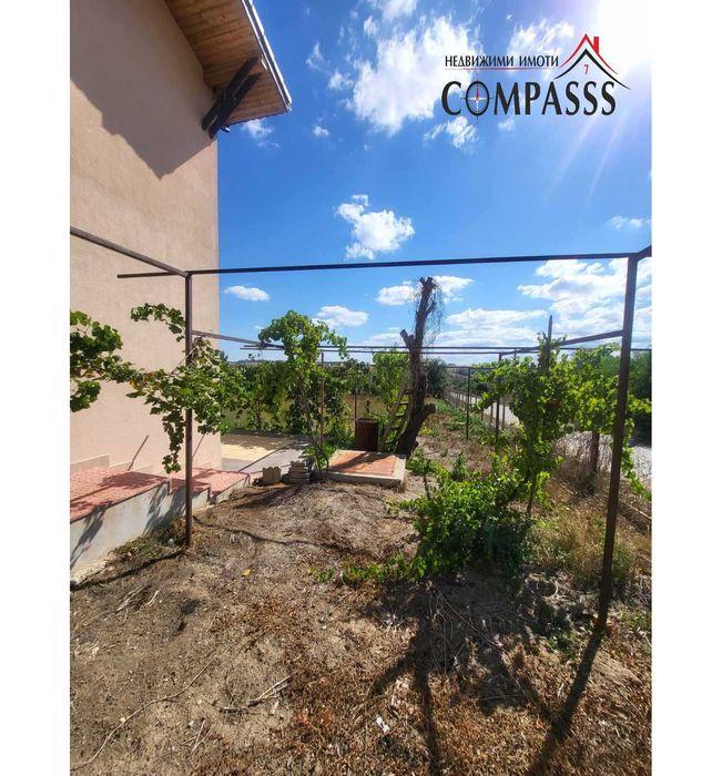 с. Драганово, Обл. Добрич, КЪЩА на 2 етажа – 107372евро!