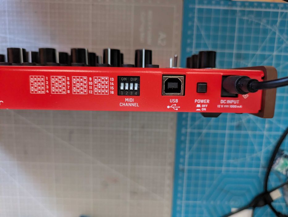 Behringer Spice - sintetizator poliritmic