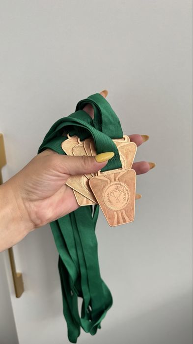Кубки медали остатки