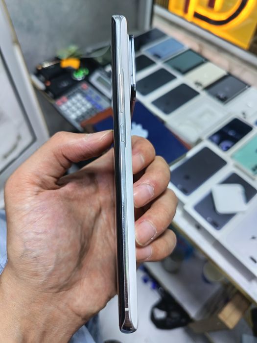 Xiaomi 11 ultra 16/256 Gb ideal sotiladi