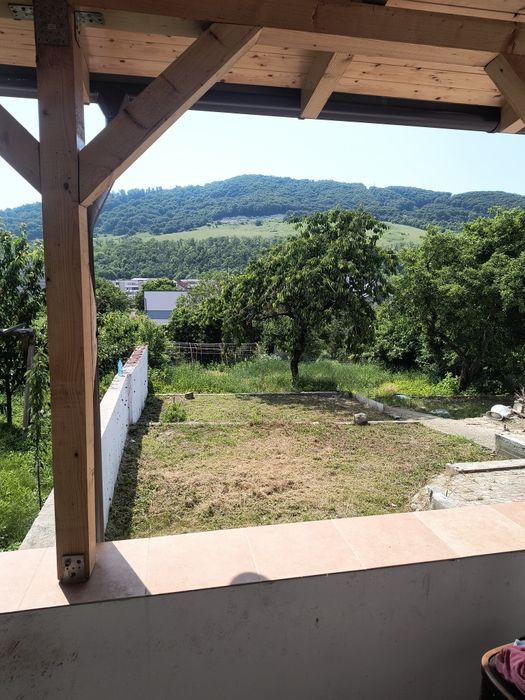 Casă cu grădină, 174mp, cărămidă+lemn, teren 480mp