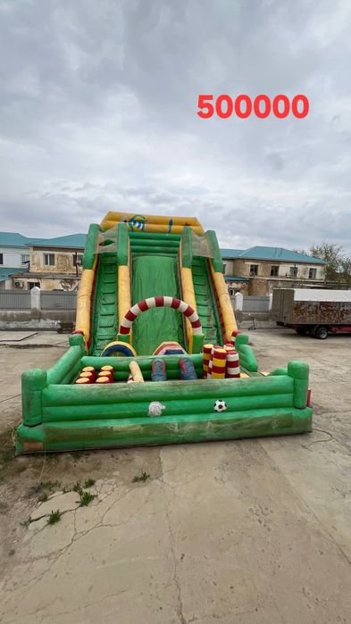 Надувной батут с насосами