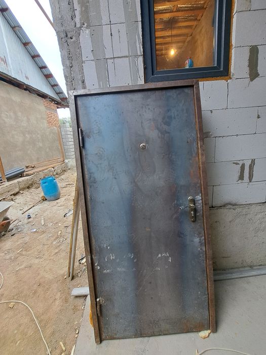 Продам дверь новая