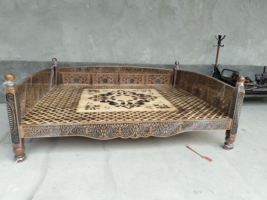 Сури тапчан карават