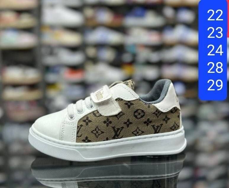 Adidasi fetițe și baieti