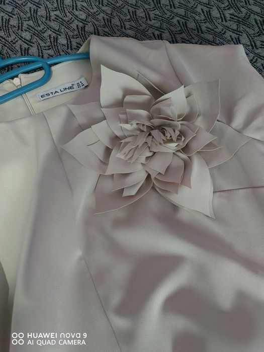 Дамски рокли подходящи за поводи.