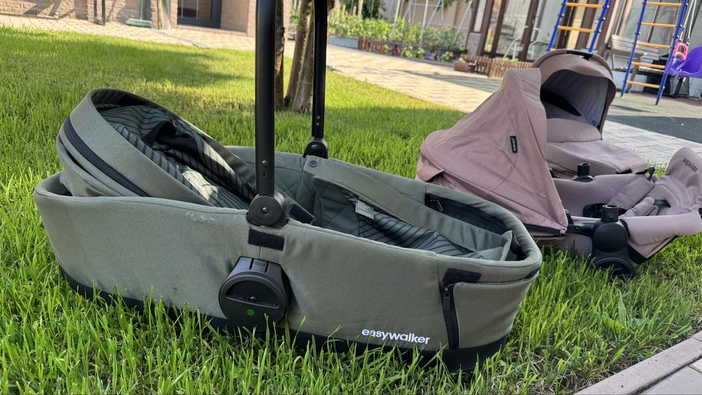 Продам коляску Easywalker Harvey