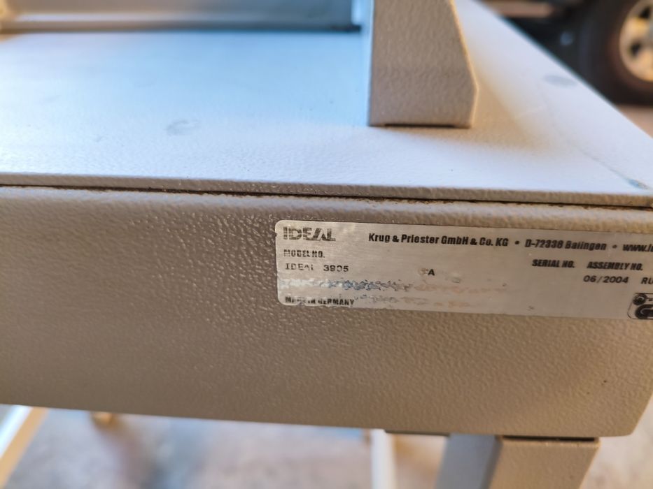 Продаётся гильотина Ideal 3905.