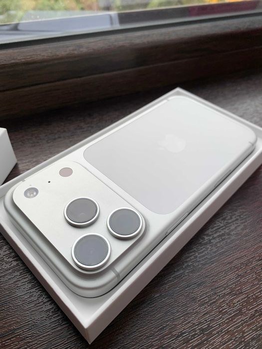 iPhone 17 PRO Silver ( ALB) ca NOU in cutie 256 GB Liber 5G Garantie