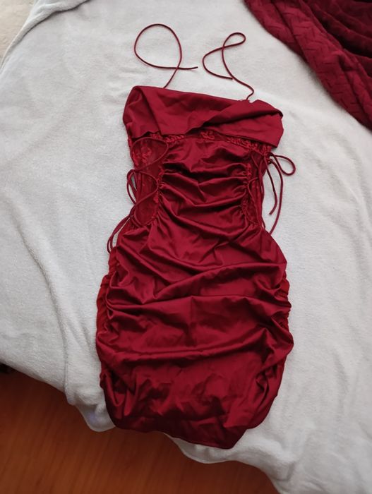 Червена рокля (бельо)