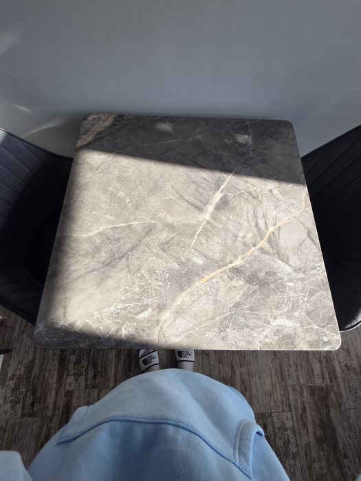 Трапезна маса от мрамор