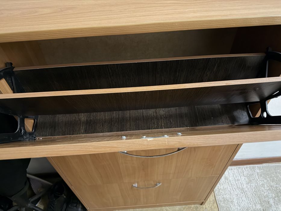 Продам обувницу б/у