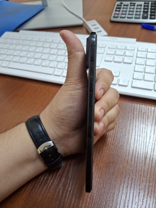 Iphone 17 air qora rangli