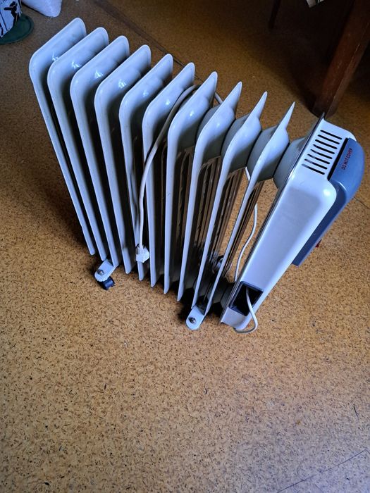 Обогреватель масляный.  В отличном состоянии