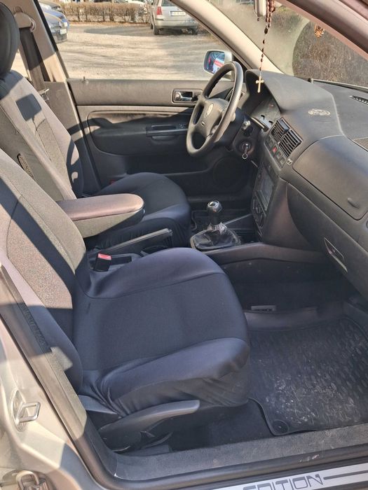 Volkswagen Golf 4 an de fabricație 2002