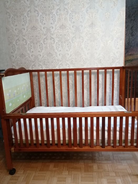 Детская кроватка