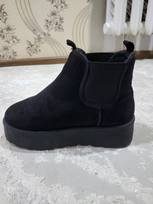 Продам зимние угги