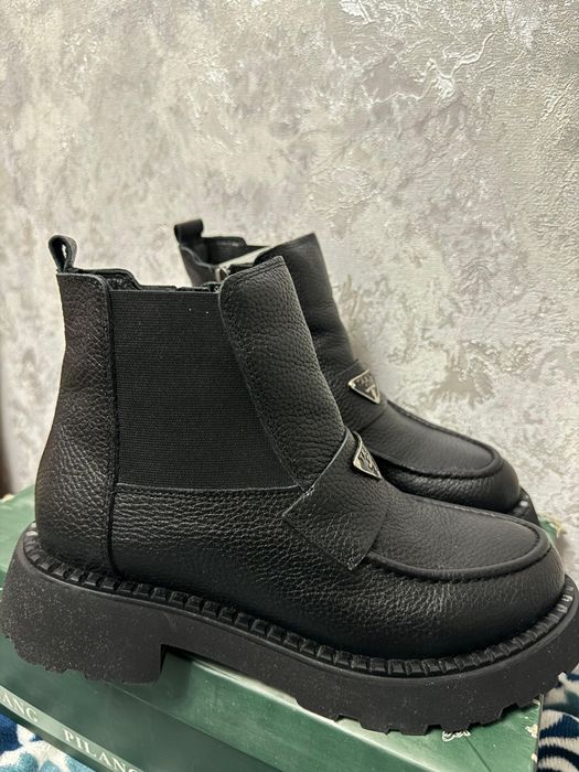 Женские зимние ботинки