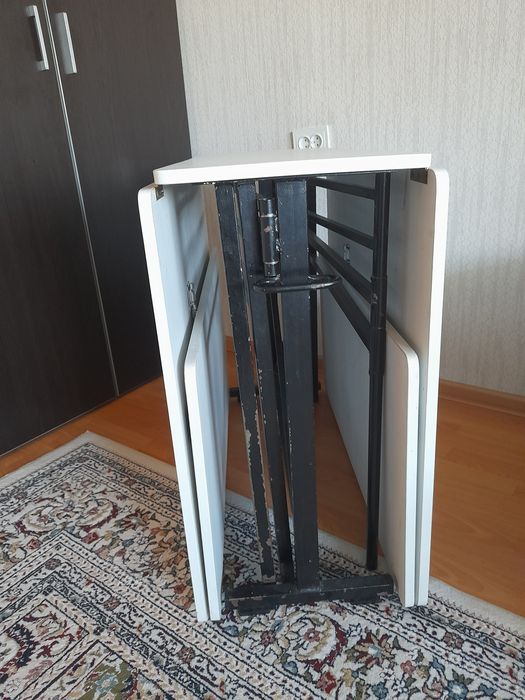 Продам стол книжка