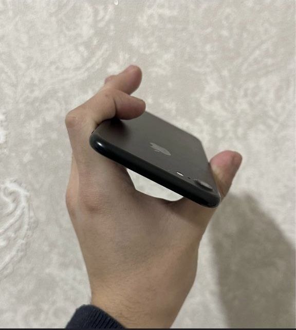 Срочно продается телефон iPhone 7 память 128