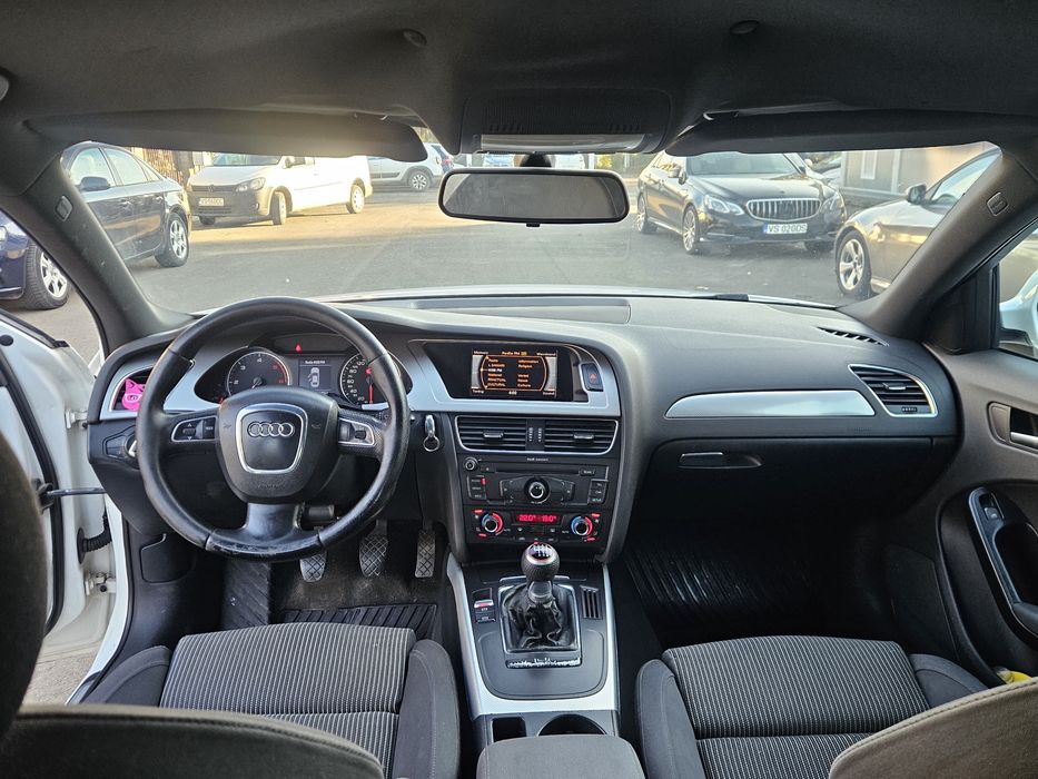 Audi a4 2.0 tdi 140 cp, an fab.  2009