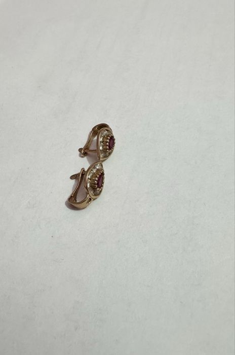 Продаю золотые серьги и кольцо