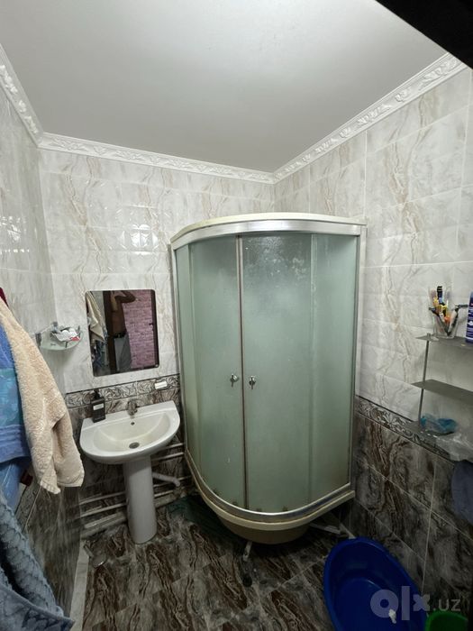 sheriklikga kvartira Srochno Mirobod Furqat bog’i oldida 3 xona uyga