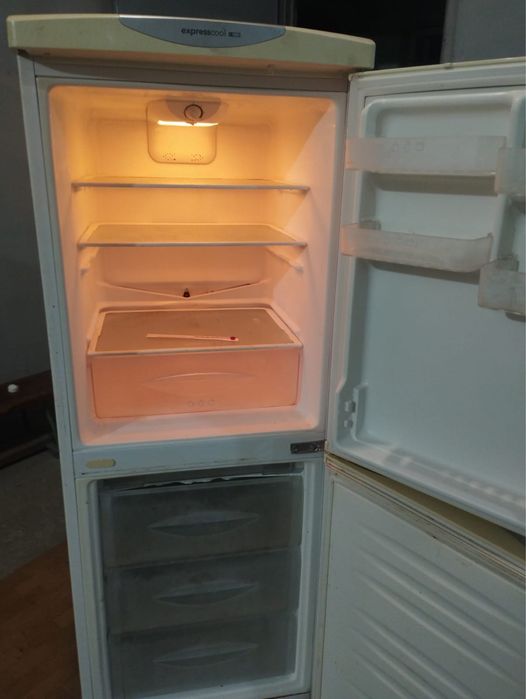 Продам холодильник