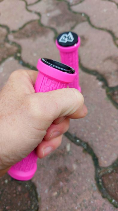 Mansoane Race Face Grippler Lock-On 30mm Grips - diferite culori