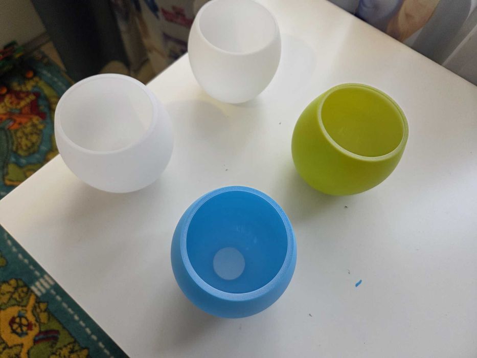 Vand 4 abajururi de sticla pentru lustra E14