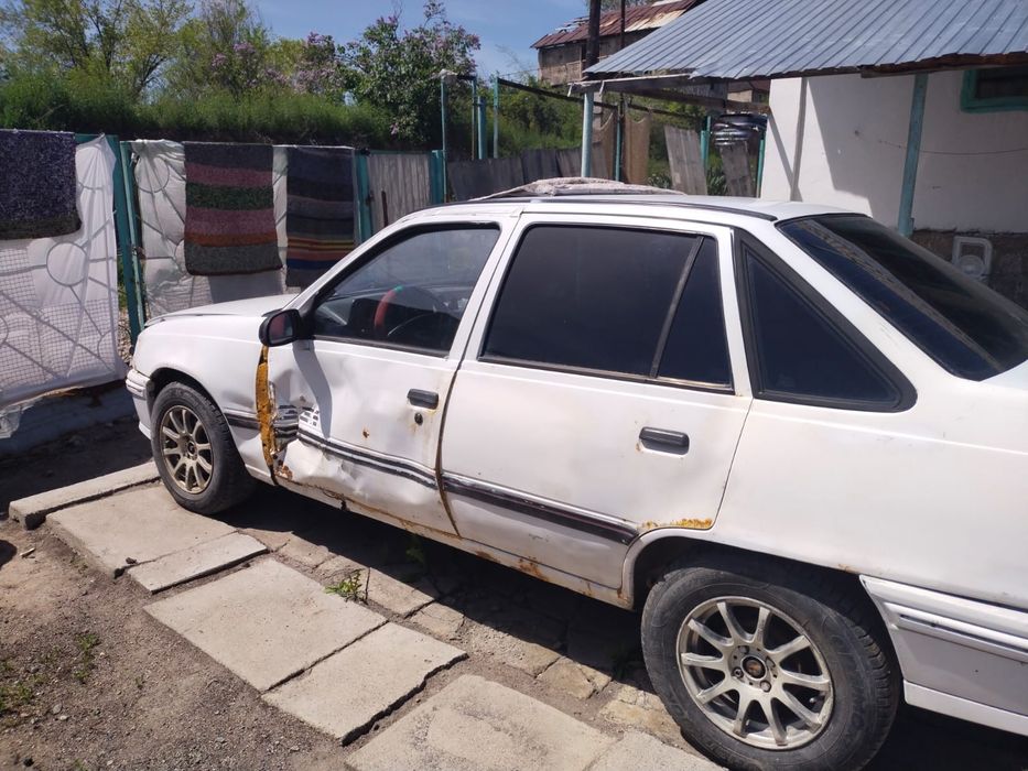 Продам Daewoo Racer