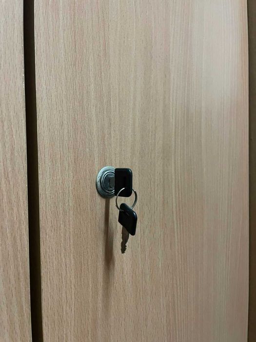 Шкафчета за работници / ученици – 3 шкафа в 1 модул | Запазени