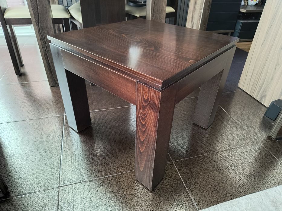 Холна квадратна маса от масив