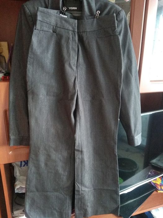 Костюм брючный ..