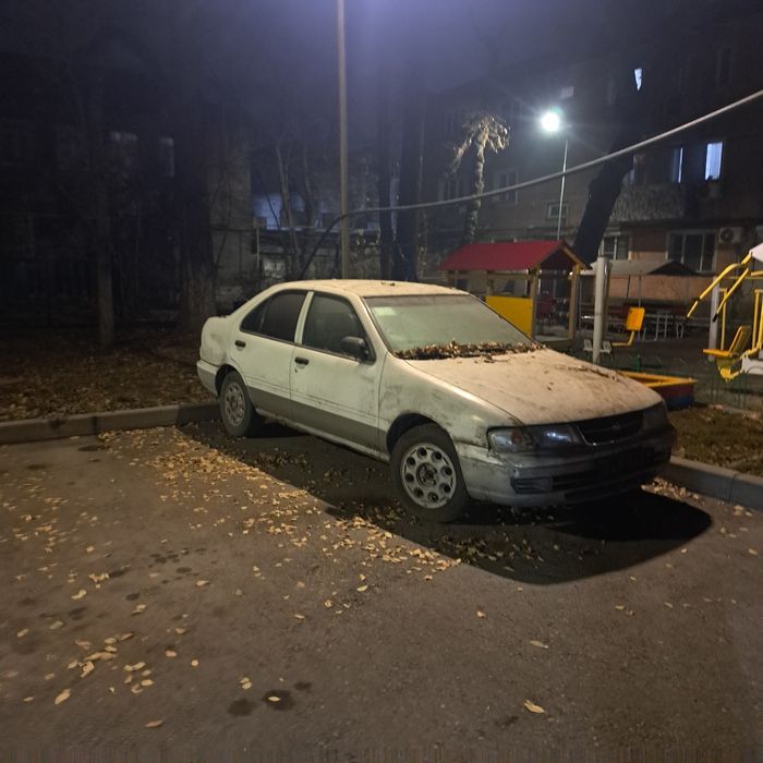 Продам машину ниссан санни.