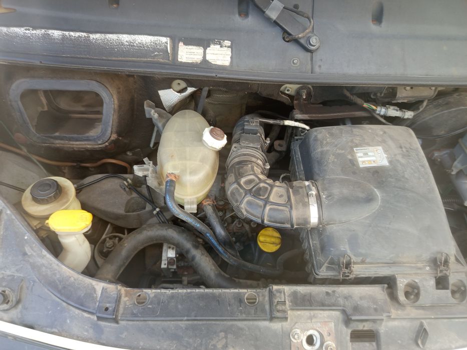 Vând Renault Master