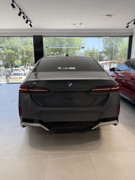 Bmw i5 40i long ideal holatda