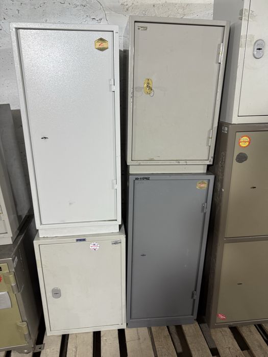 Сейфы металлические б/у