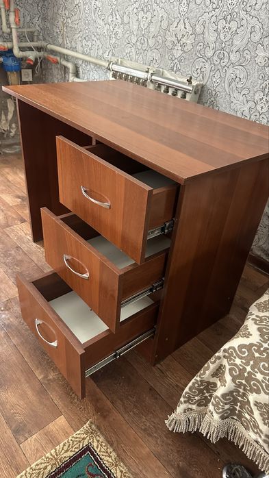 Продам письменный стол