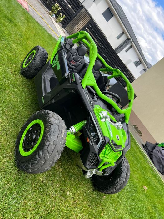 Masina electrica can-am