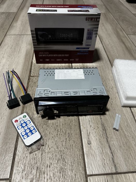 Radio/ casetofon auto cu Bluetooth/ Telecomanda/ Fullbox