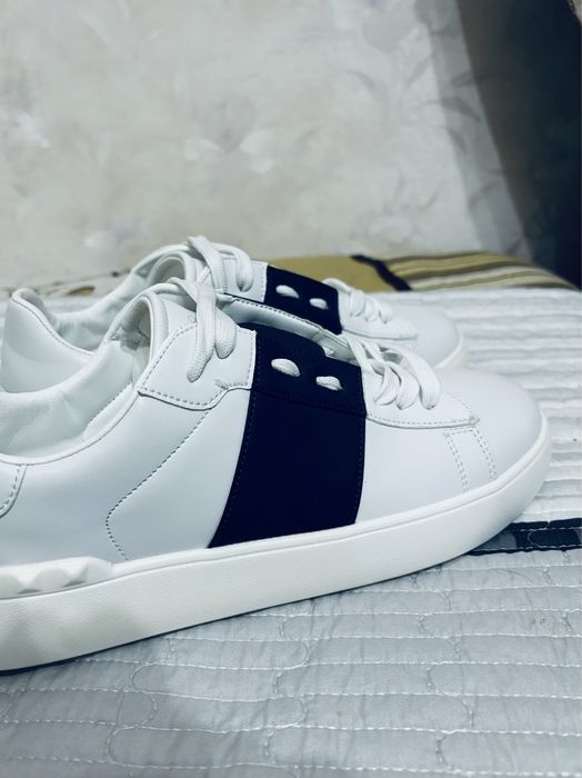 Новые кроссовки Valentino 42 размер