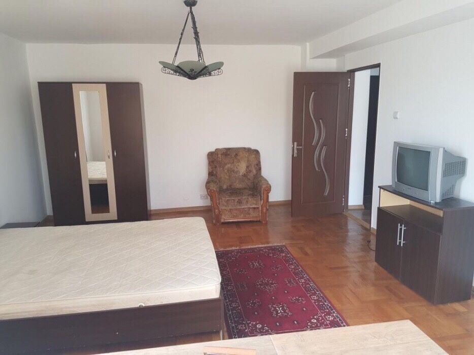 Inchiriez garsoniera centru disponibila 1 iulie