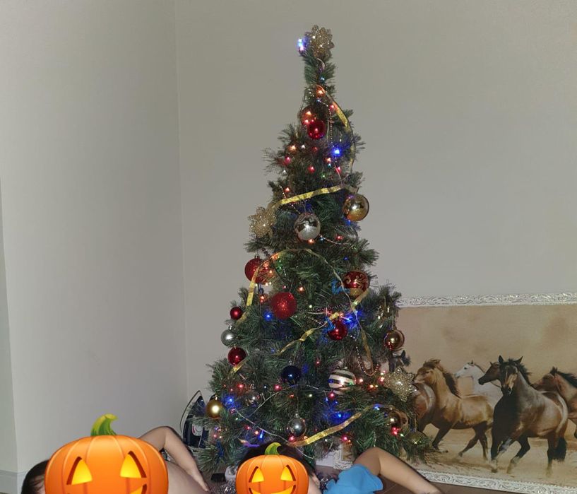 елка с игрушками