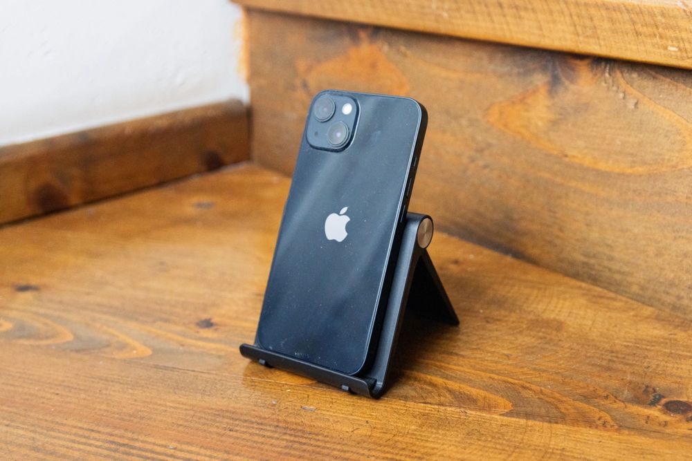 Telefon Apple iPhone 13 Midnight 128GB + HUSE