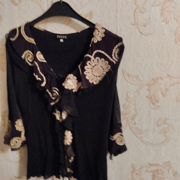 Продам блузки женские