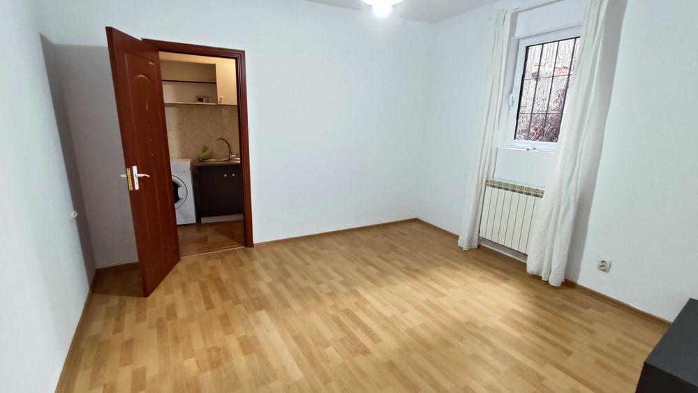 Inchiriez vila Piata Alba Iulia - Mall Vitan. 190mp utili