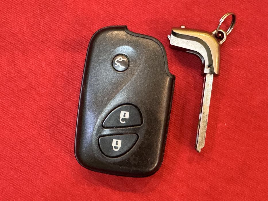 Смарт ключ за Lexus оригинален с 3бутона