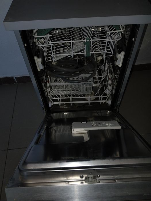 Продам посудомоечную машинку