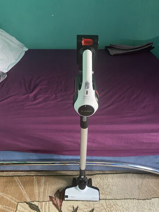 Aspirator vertical Bosch unlimited  seria șase